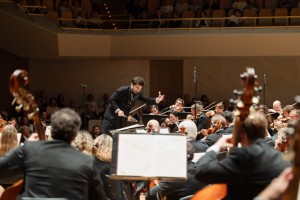 Ko orkester zaigra boj med življenjem in smrtjo