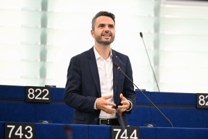 »Najbolj pokvarjen politik« Matej Tonin brani Aleša Hojsa