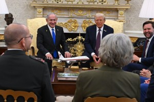 Hamas zagotovil izpustitev talcev: Trump pozval Netanjahuja, naj se umiri