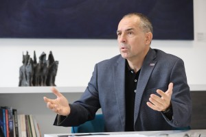 Ne razumem, zakaj je šla Eva Irgl z Logarjem – slišim zanimive zgodbice