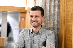 Klofute in grožnje z nožem: Prednika ovadila nekdanja partnerka