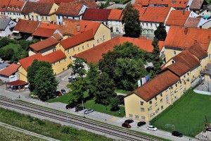 Podpis pogodbe za energetsko sanacijo občinske stavbe in Trškega dvorca