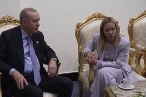Melonijeva se ne bo odpovedala cigaretam: Ne bi želela koga ubiti