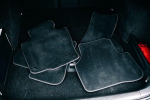 Tepihi za avto: majhen dodatek, ki naredi veliko razliko