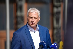 Ali ta anketa napoveduje še en poraz Aleša Primca?