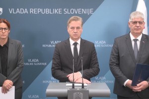 Po nasilni smrti v Novem mestu odstopila ministra za pravosodje in notranje zadeve