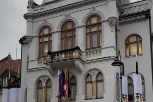 V torek izredna seja občinskega sveta in shod
