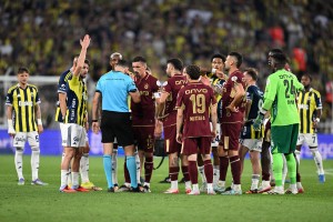 Kar 152 turških nogometnih sodnikov v preiskavi zaradi športnih stav