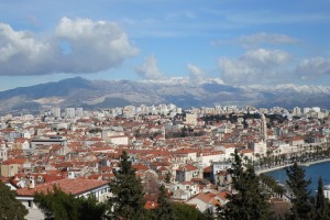 Drhal v Splitu nadlegovala Srbe z ustaškimi pozdravi