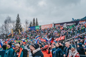 Utrip svetovnega pokala v Kranjsko Goro že desetletja privablja navijače, družine in ljubitelje smuč