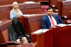 Pauline Hanson burka avstralija.jpg