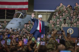 donald trump vojaki pf.jpg