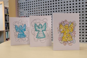 V knjižnici Brežice izdelovali praznične voščilnice