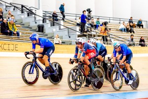 Kar 21 medalj kolesarjev Adrie Mobil