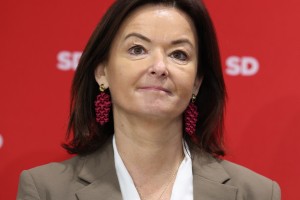 015 tanja fajon-rb.jpg