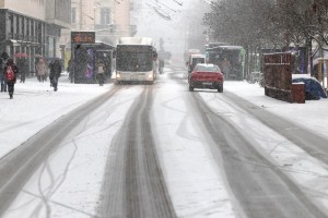 sneg na cestah