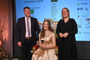29. vinska kraljica prihaja iz Šentjerneja