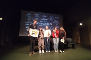 Ko film povezuje: Novi sošolci med učenci Osnovne šole Grm