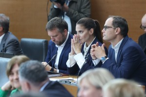 novak irgl logar.jpg