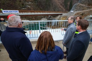 UVODDNA golob zelezniki zadrzevalnik Daniel Novakovic STA.jpg