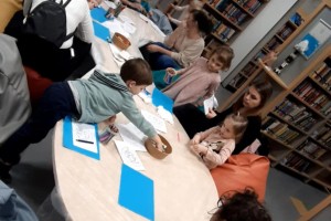 Pravljično in ustvarjalno druženje v Knjižnici Brežice