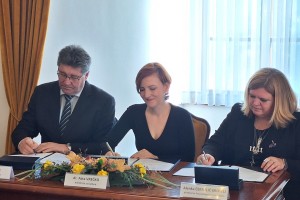 Podpis pogodbe o upravljanju gradu Pišece