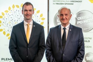 Peter Slapšak, direktor Elementum Slovenija, in Bojan Pravica, direktor Elementum EWIV  Foto Nika Halsa .jpeg