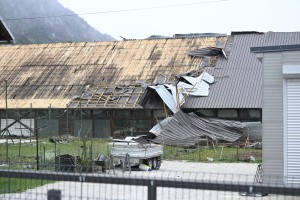 neurje, veter, poskodbe, skoda, streha, zavarovanje