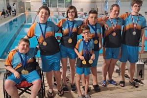 Plavalčki na Državnem prvenstvu do 19 let s 7 zlatimi in eno srebno medaljo