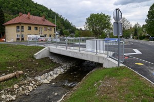 Zaključena izgradnja mostu preko Belskega potoka na Senovem