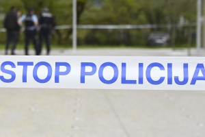 policija trak.jpg