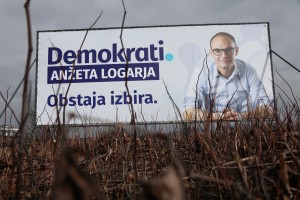 logar demokrati plakat Primoz Lavre.jpg