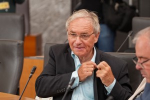 ales hojs.jpg