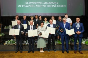 Velika znaka Vlasti Moškon in Vladu Bezjaku