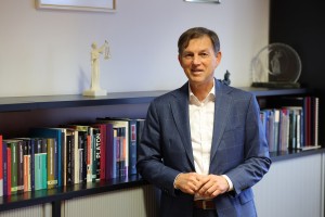 miro cerar.jpg