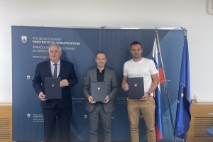 Podpisana pogodba za rekonstrukcijo regionalne ceste Šentjanž–Glino
