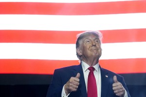 UV trump 250.jpg