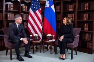 UV-golob kamala harris-UKOM-anze malovrh STA.jpg
