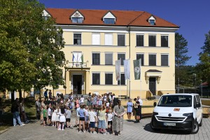 Nov kombi za prevoz učencev Osnovne šole XIV. divizije Senovo