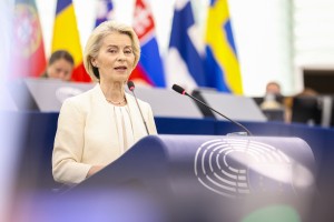 ursula von der leyen EVROPSKI PARLAMENT.jpg