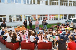 Bibliobusiranje – srečanje slovenskega in hrvaškega bibliobusa na Hrvaškem