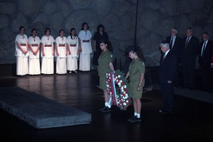 kucan tealviv 1995-bobo.jpg