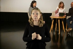 Film Gluha odprl vprašanja materinstva med svetom gluhih in slišečih