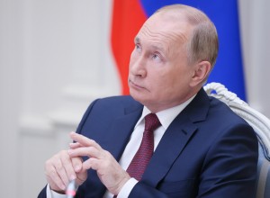 London obtožil Putina, da želi nastaviti proruskega predsednika Ukrajine