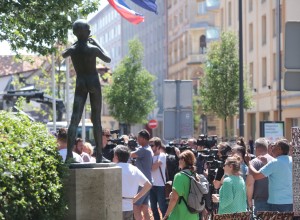 Neizprosen boj za oblast na RTV Slovenija – gledanost pa pada