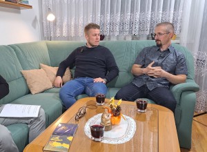 Sledi korakov: glasbenika Emir Ibrakić in Luka Groboljšek (VIDEO)