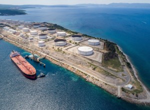 Hrvaška preprečila Srbiji uvoz ruske nafte prek Janafa
