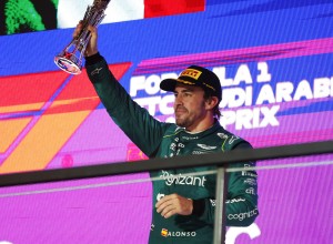 Drama na dirki formule 1 v Džedi: Alonso po pritožbi le tretji