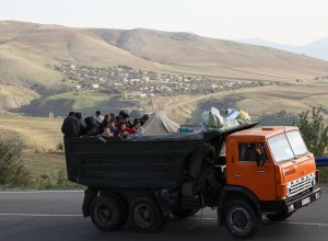 Republika Gorski Karabah bo prenehala obstajati; eksodus Armencev se nadaljuje