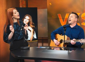 Eva Boto prižgala praznične lučke na Aktual TV: »Najbolj izvirna so očetova darila!«